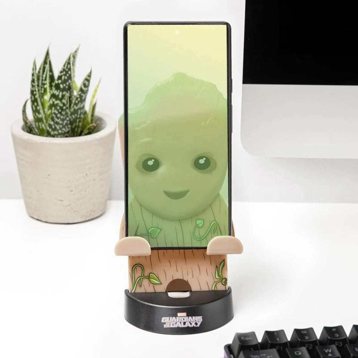 Groot Smartphone Holder