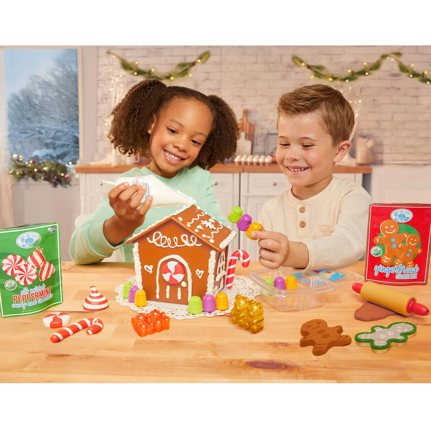 Little Tikes Creative Chefs Gingerbread House Kit